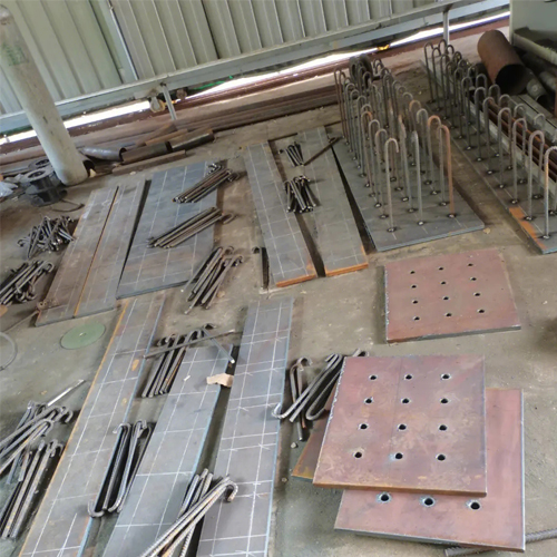 有哪些其他因素会影响白山预埋件位置的确定？